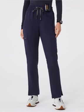 FIGS High-Waisted Dowa Scrub Pants in Navy XS